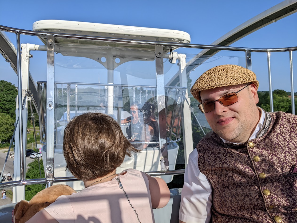 Party for the people in our town and the little one got twice on the ferrous wheel.